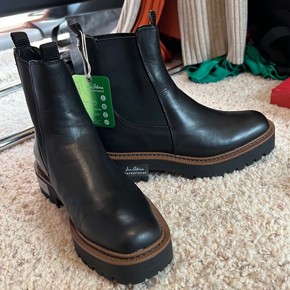 BRAND NEW, NEVER WORN Sam Edelman Laguna waterproof boots size 7
